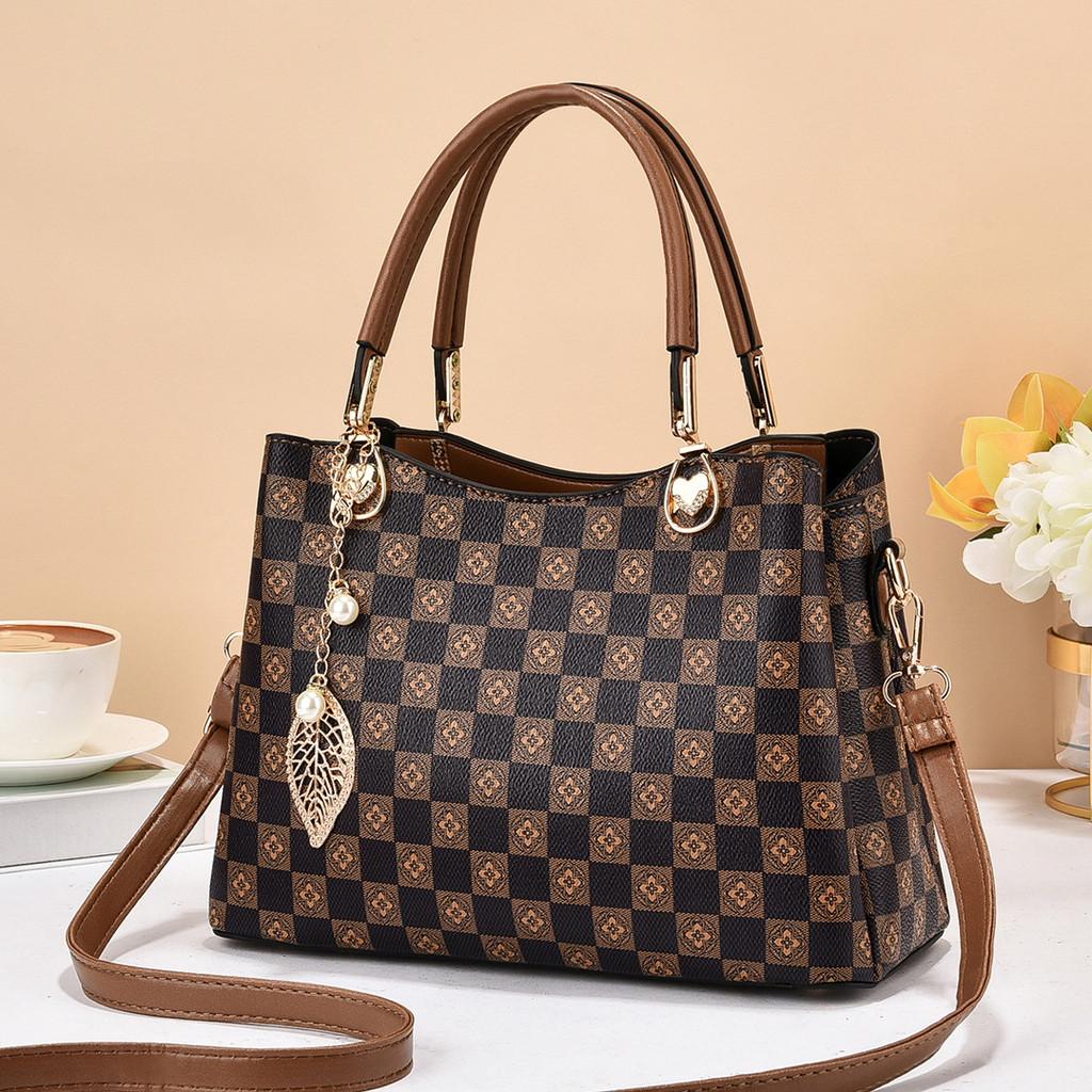 

Elegant Medium Sized Pu Leather Women s Tote Bag Fashionable Chain Details Perfect For Moms Coffee Check