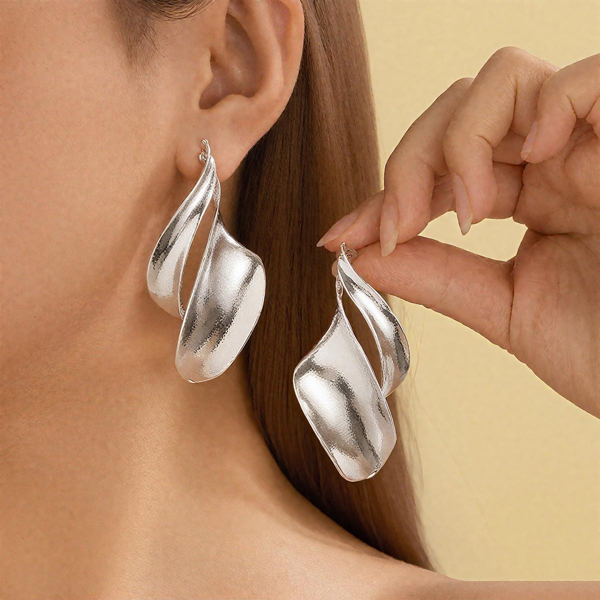 

Light Luxury, High-end, Long Style, Cool and Simple Leaf Earrings, Women s Retro Leaf Design Earrings, Ear Accessories