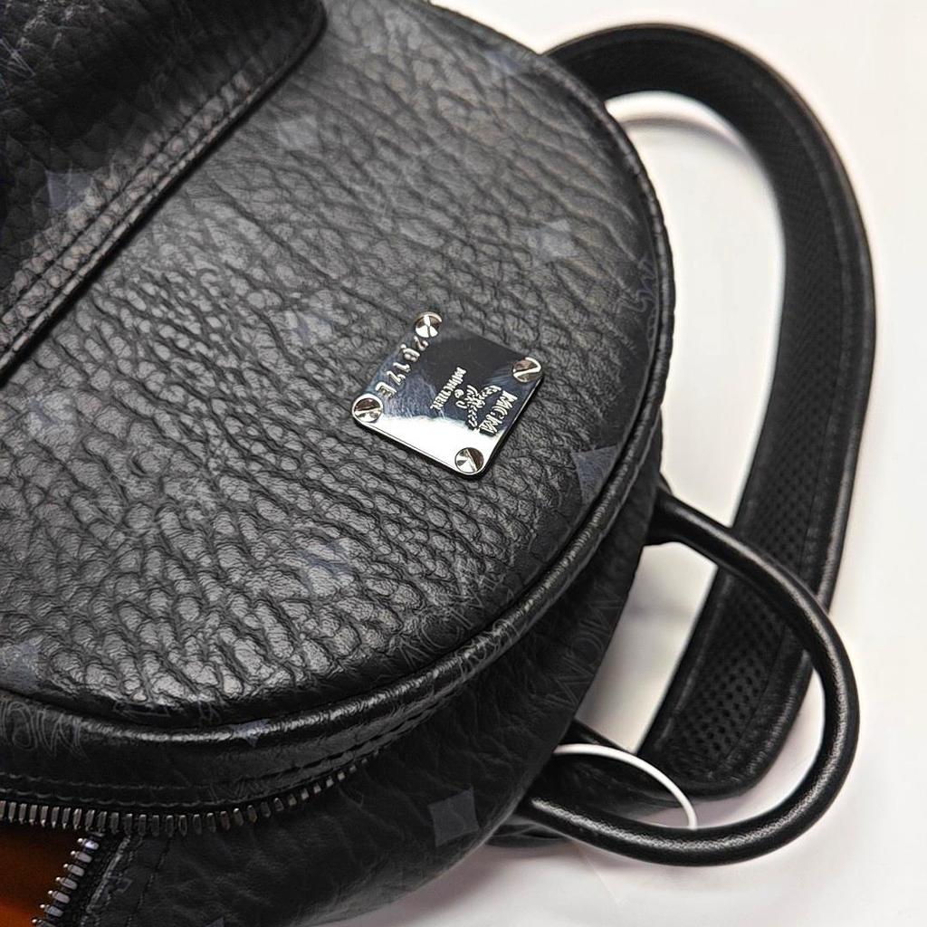[Pre-Owned] Stark Visetos Classic Double-Sided Studded Handheld Shoulder Crossbody Backpack - Excellent #1MR8IUG