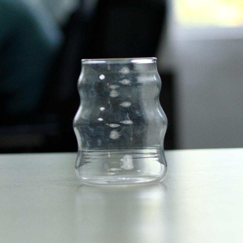 

Прозрачная стеклянная кофейная чашка большой вместимости с вертикальными полосками и трубочкой в виде гусеницы Includes Lid and Straw