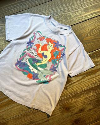 Anni '90 La Sirenetta Ariel Principessa Disney T-shirt Taglia S-5XL Riproduzione NUOVA