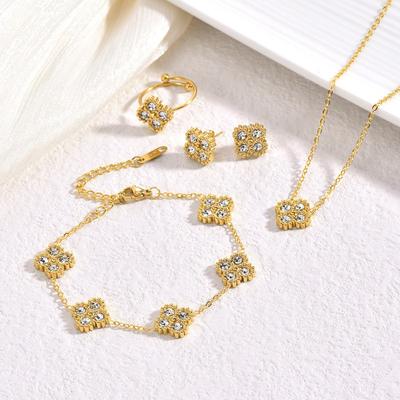 4PCS 9MM Four Leaf Clover Diamond Plated Titanium Steel 18k Gold Plated Bracelet Necklace Ring Earnail Set Does Not Fade