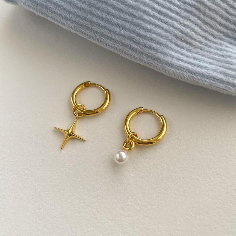 

Niche Vintage Ladies Accessories Elegant Jewelry Star Earrings Female Fashion Light Luxury Senior Sense of Simplicity Asymmetric Gold Earrings