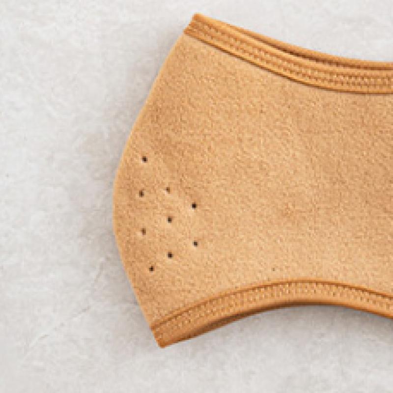 Daiso Three Dimensional Mask Type Cold Weather Pad Brown