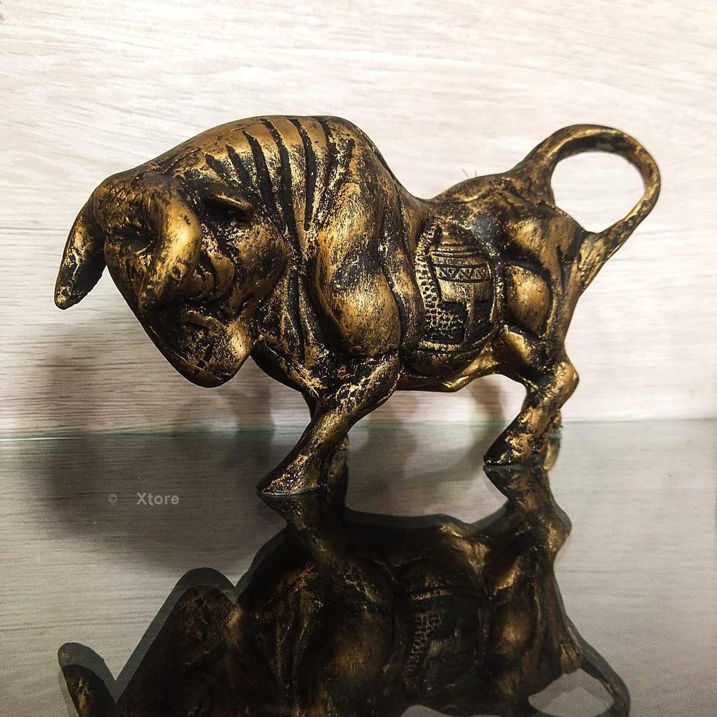 Brass Finish Bull Resin Statue for Home Decor (Pack of 1, Golden and Black)