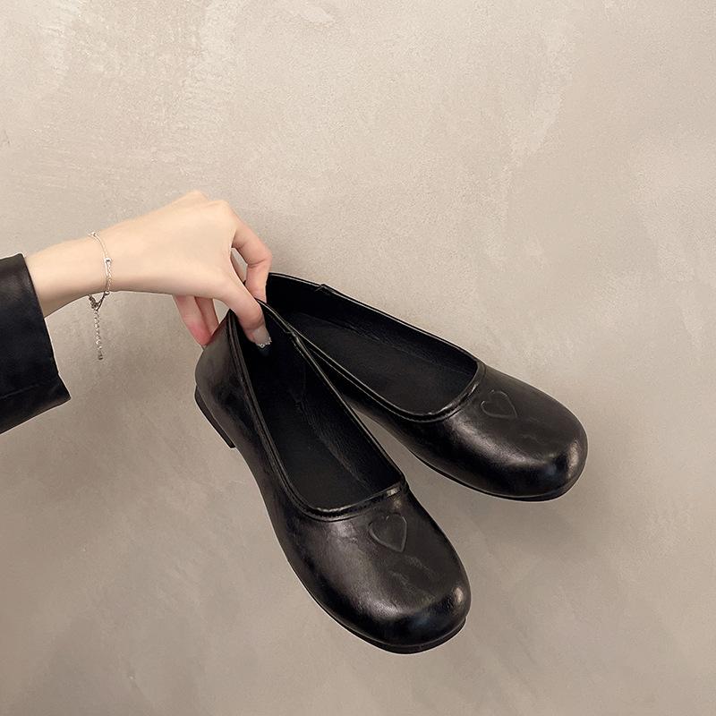 

25 Весна Новые универсальные женские кожаные туфли на низком каблуке Повседневная обувь Мягкая подошва Мягкая поверхность Обувь для беременных Обувь для вождения Большие размеры 35 чёрный