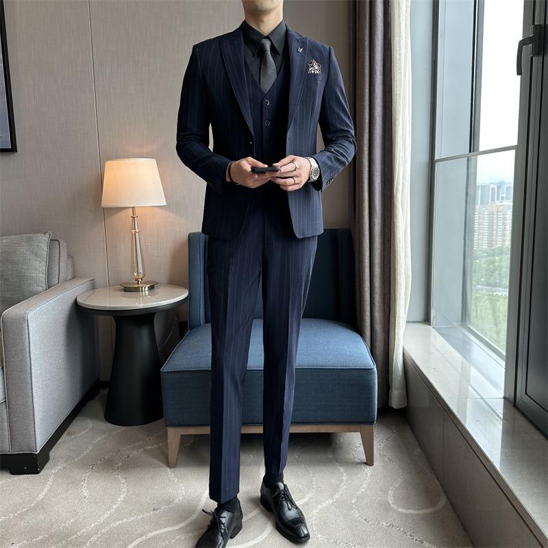 Slim Fit Striped Three-Piece Men's Suit - Casual Single-Breasted Wrinkle-Resistant Formal Wear.