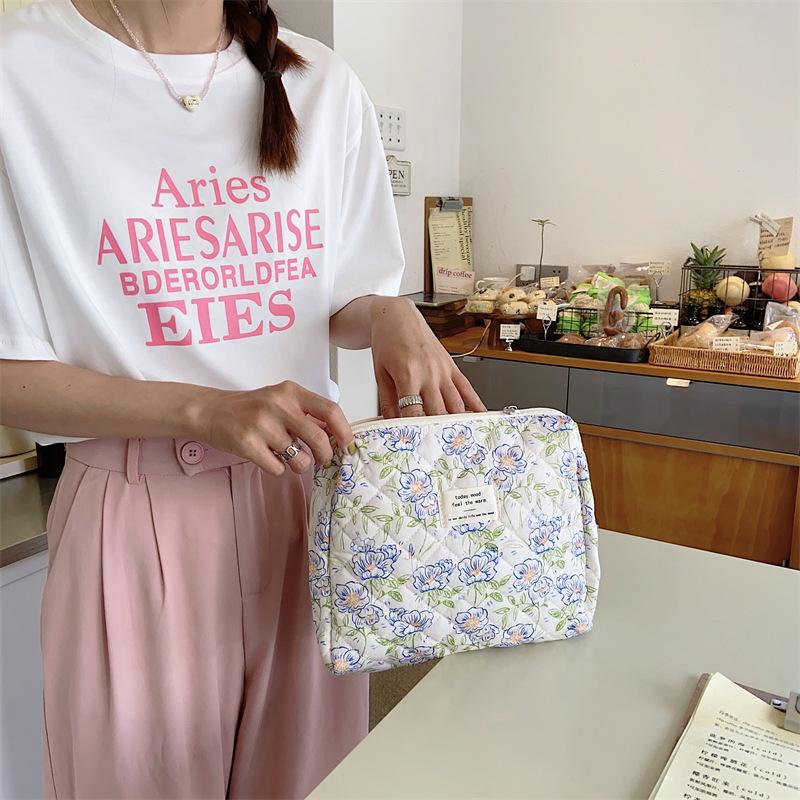 Cosmetic bag Storage bag Portable clutch bag Wash bag Quilted cotton going out travel bag Blue floral
