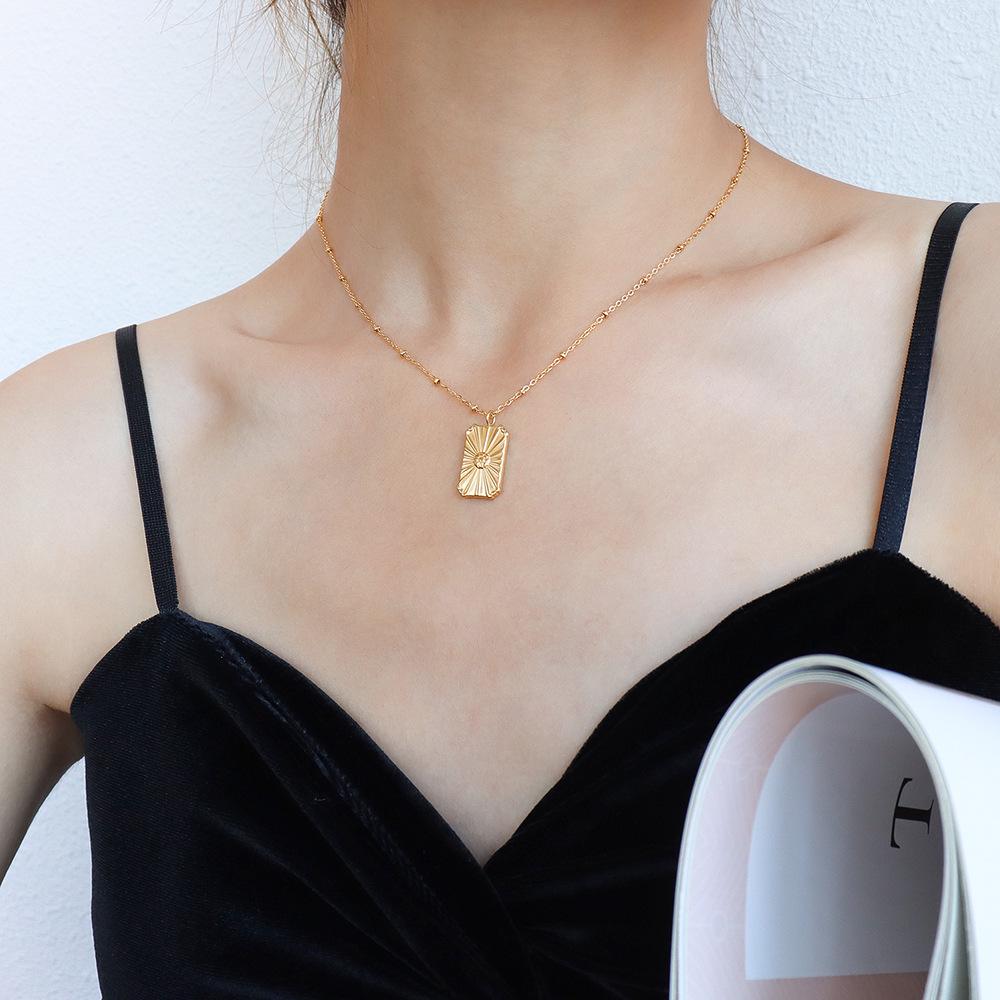 European & American Style Chrysanthemum Pendant Necklace - Gold-Plated Titanium Steel, Unique Design