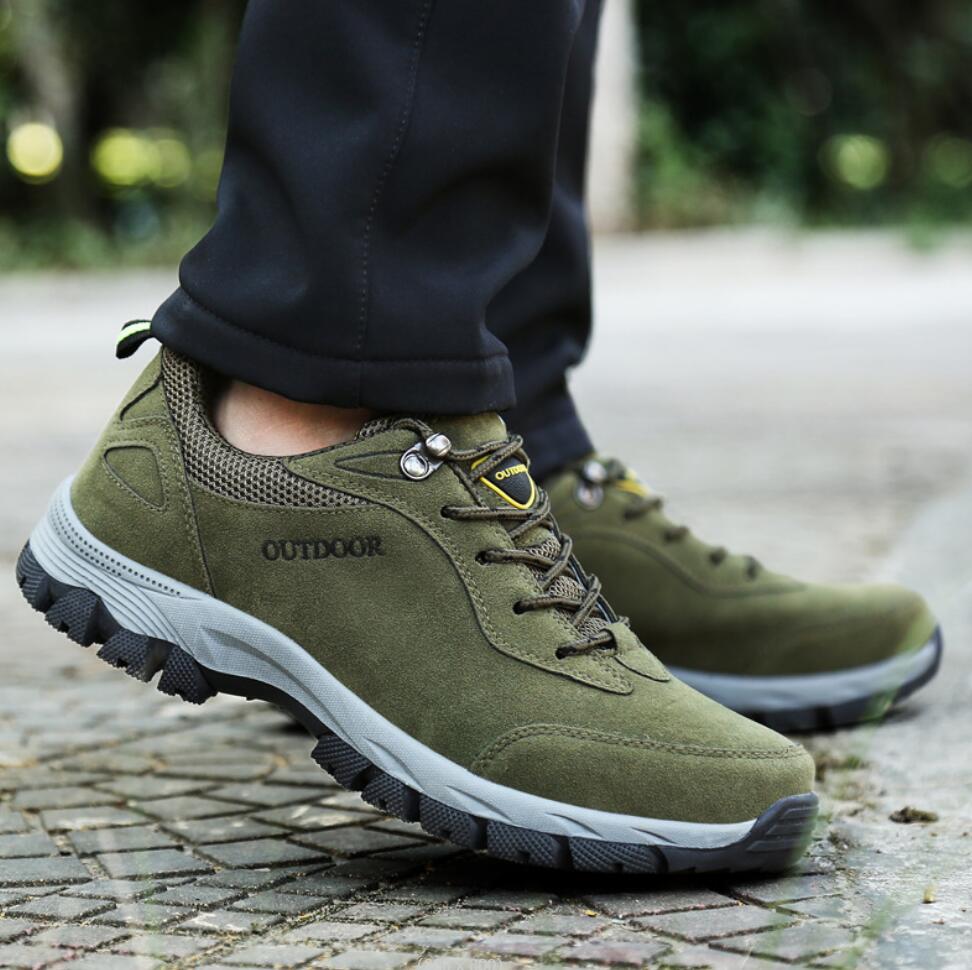 Fashion 2024 Men Non-slip Men Hiking Shoes Breathable Outdoor Wear Resistant Splashproof Climbing Men Sneakers Tourism Mountain Shoes