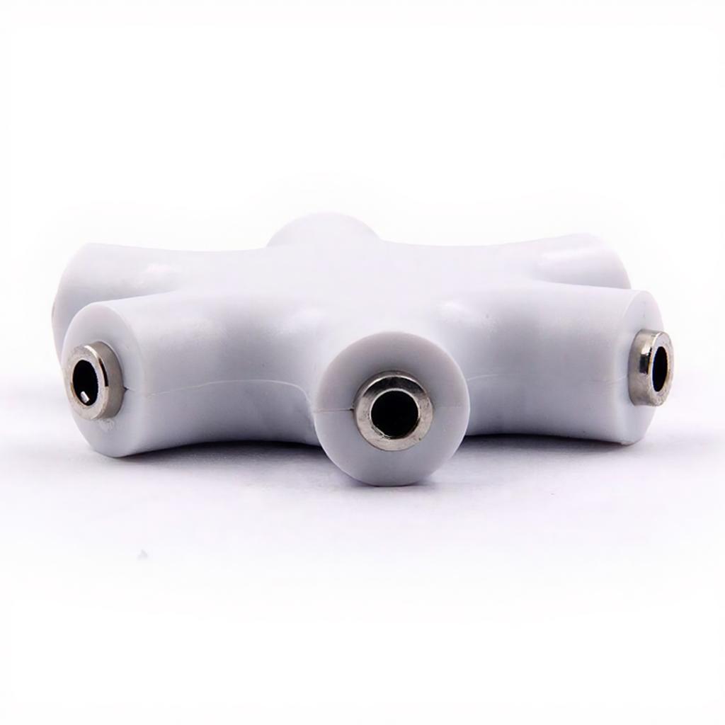 5 Port 3.5mm Music Splitter Adapters For Multiple User Listen Fast Speed Signal Transfer Flexible PVC Cable Construction
