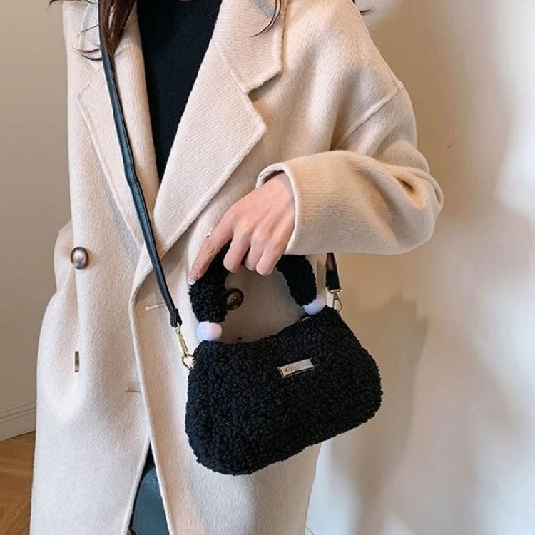 Plush Handbag Soft Warm Shoulder Bag Everyday Companion for Fashion Enthusiasts