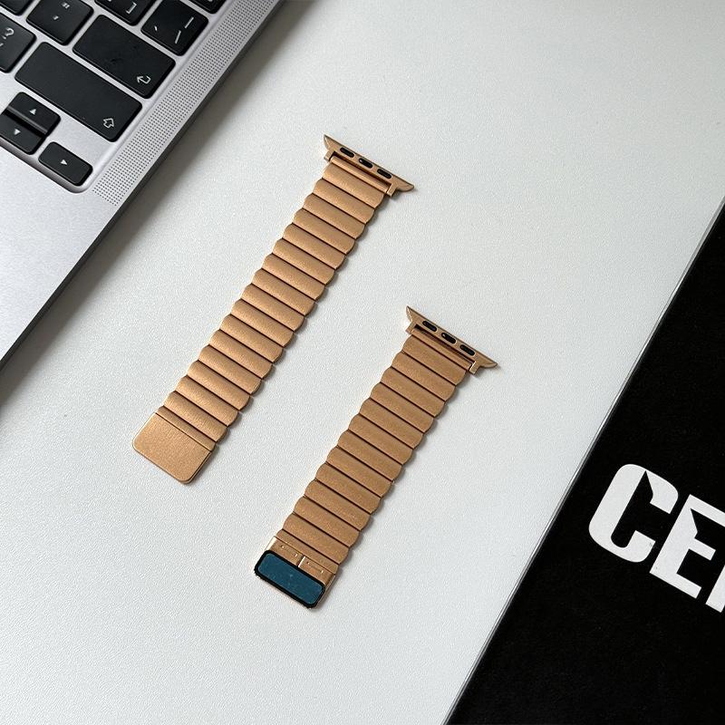 Edelstahl-Metallarmband für Apple Watch 46 mm 44 mm 40 mm 42 mm 49 mm 41 mm 45 mm Metallglieder-Magnetarmband IWatch 10 9 8 7 6 SE 5 4