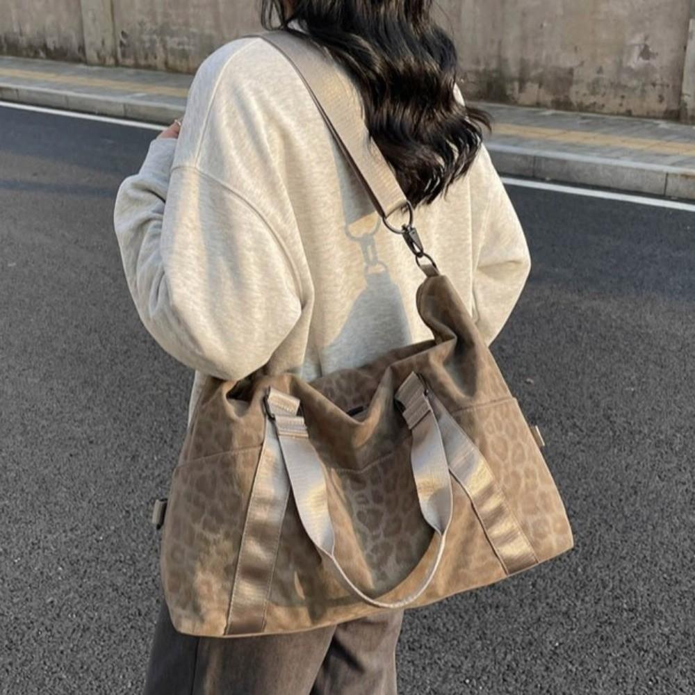 Leopard Print Travel Duffle Bag Adjustable Strap Lightweight Handbag Daily Commute