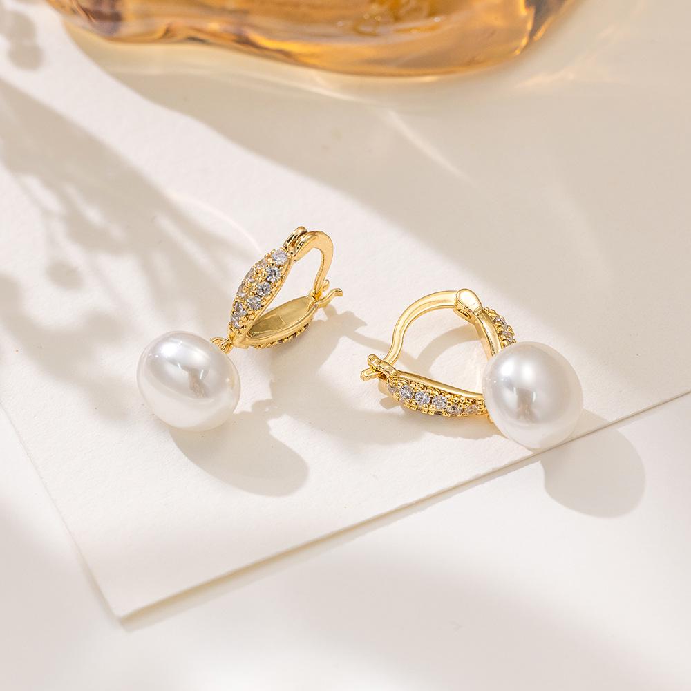 Elegant Niche Design Pearl Circle Dangle Earrings