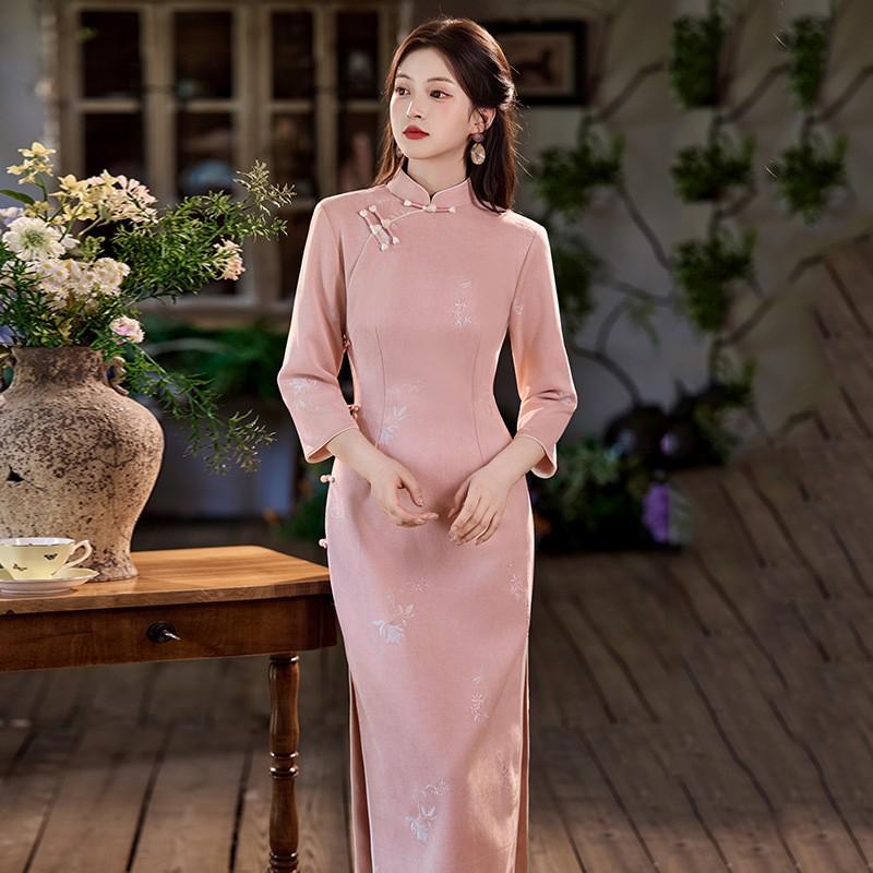 Pink Embroidered Chinese-Inspired Modern Cheongsam Dress Womens Slim Fit Long Sleeve Vintage Style