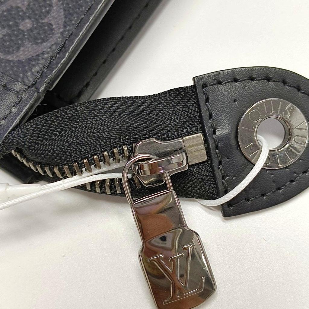 [Usado] Louis Vuitton Pochette Voyage MM 'Lona Monograma Eclipse Preta' - Muito Bom #17BI1V2