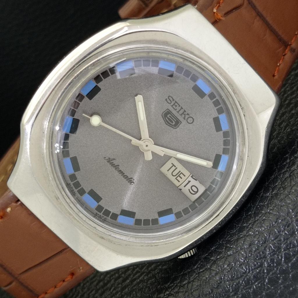 

SEIKO 5 AUTOMATIC 7009A VINTAGE JAPAN MENS GREY COLOR DIAL WATCH a701619-5 R206c-a701619