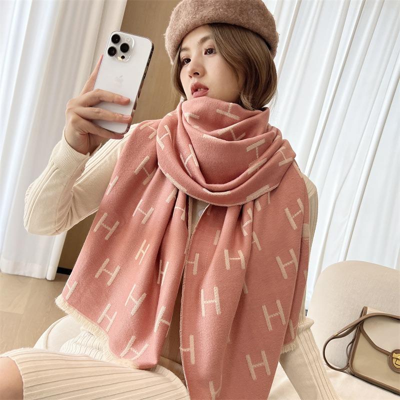 New imitation cashmere scarf women's high-end sense letter carriage short beard fringed scarf light luxury thickened warm shawl