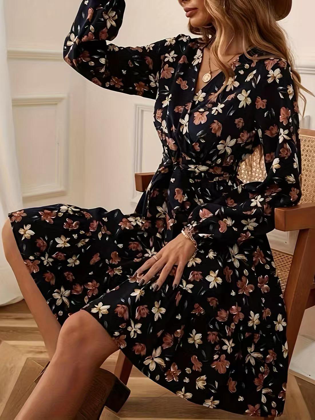 

European & American 2024 Long-Sleeve Cross-Neck Printed Dress with Elastic Waist Belt S темно-синього кольору