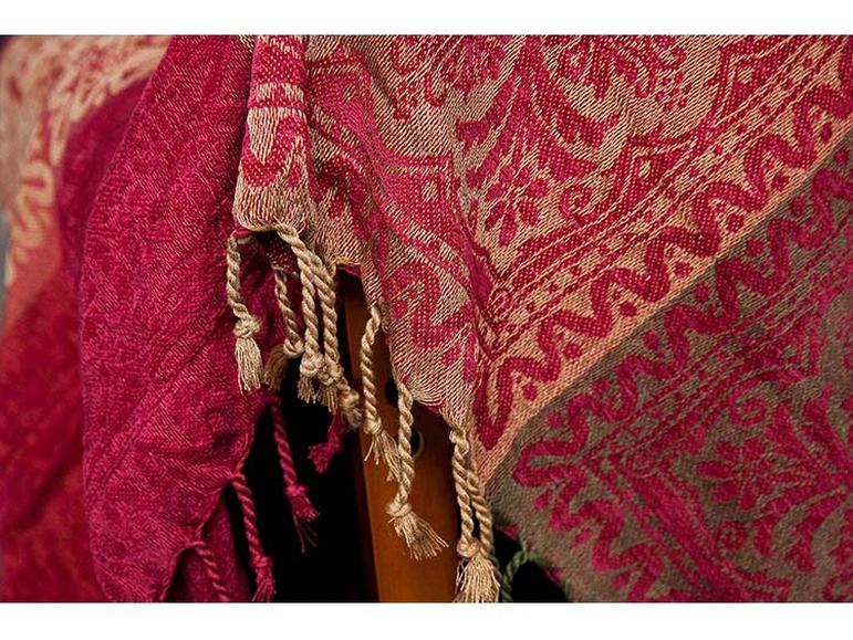 Nepal Style Chenille Yarn Woven Blanket: Multi-Functional Sofa Throw, Shawl, or Table Mat