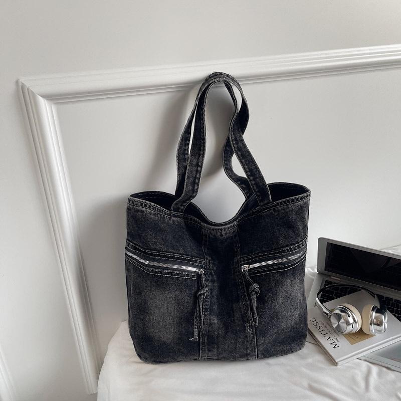 Vintage American denim canvas bag women's large capacity shoulder bag casual student commuting to class versatile tote bag