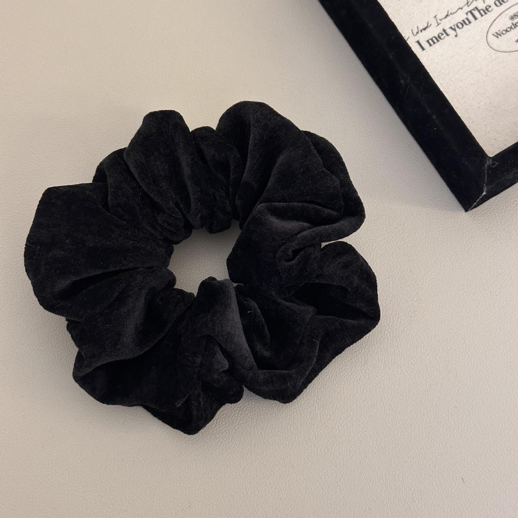 Laid-back and Retro Plush Polka Dot Large Intestinal Hair Band, High-end and Elegant Hair Tie, Women's Ponytail Hair Tie