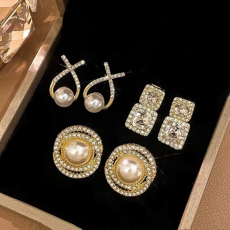 French Baroque Pearl Earrings  for Women New  Selling Stud Earrings Style Versatile Earaccessory