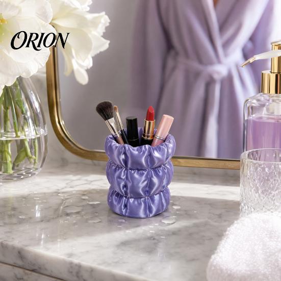 Dressing Table Storage Macaron Color Pen Holder, Cloud Pleat Design Pencil Holder Soft Satin Compact Desktop Organizer for Pens Makeup Brushes