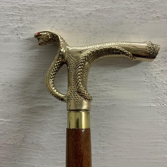 Lott på 10 Vintage Look Spaserstokk i tre Messing Ulik type Messing Håndtak Knott Gaveelement Nyttig trestokk for unisex