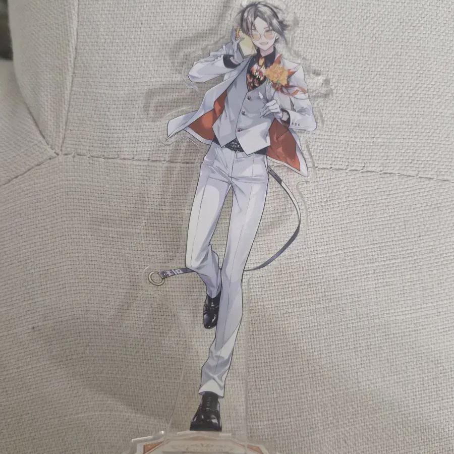 

Niji Sanjien Luxem Mr. Rias 1st Anniversary Acrylic Stand + Bonus