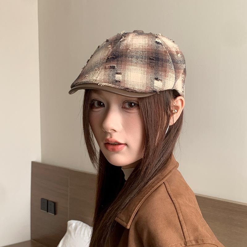 Personalized Old Hole Newsboy Hat Female British Fashion Duck Bill Painter Hat Pu Leather Brim Retro Plaid Forward Hat