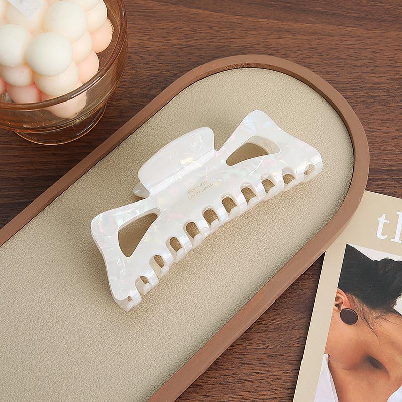 French Sweet Fashion Oversized Butterfly Hollow Acetate Grab Shark hair Clip Is Suitable For Girls Hair Accessories