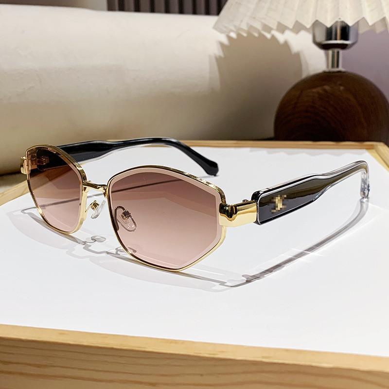 

Retro Polygon Sunglasses Women Uv400 Metal Frame Travel Sun Protection For Fashionistas TeaGray