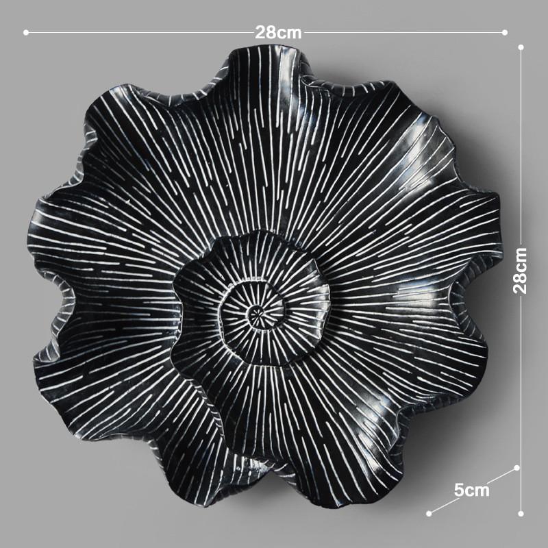 Shaped Leaf Sophisticated Resin Wall Hanging For Elegant Home Bedroom Decor