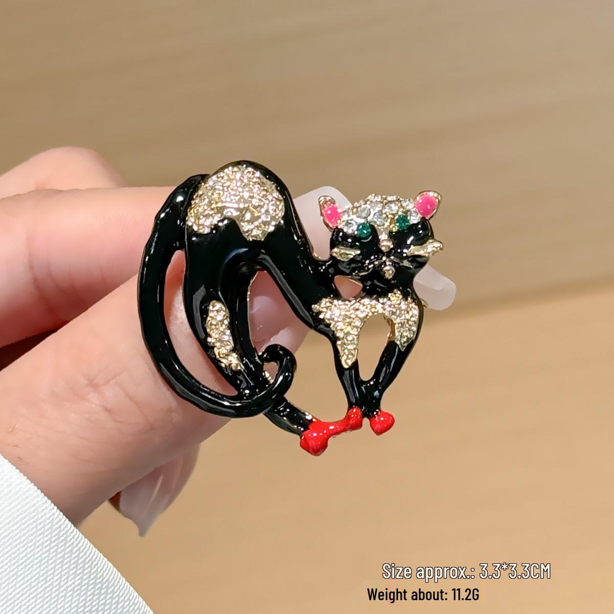 

Очаровательная брошь в виде кошки: Дизайн милого котенка высокого класса для женщин