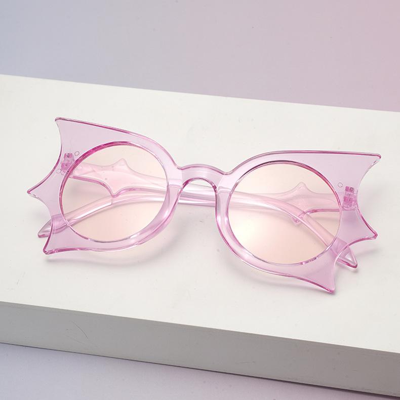 2026 Bat Wing Sunglasses For Women Men Retro Cat Eye Novelty Sunglasses Halloween Party Cosplay Fashion Eyewear KJ224
