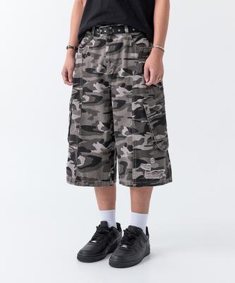 ODDSTUDIO Distressed Camo Cargo Bermuda Pants - Gray Camo