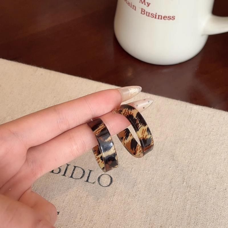 Ohrstecker aus Acryl mit Leopardenmuster für Damen, Retro-Geometrie, C-förmig, Schmuckzubehör