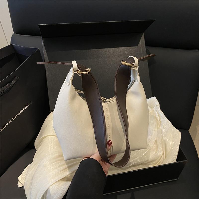 Street Style Crossbody Bag For Women Crafted From Pu With Phone Pocket