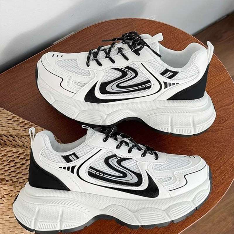 Sneakers 2025 New Women's Autumn Mesh Breathable and Lightweight Running Shoes Ins Casual Dad Shoes Fried Street Hong Kong Style
