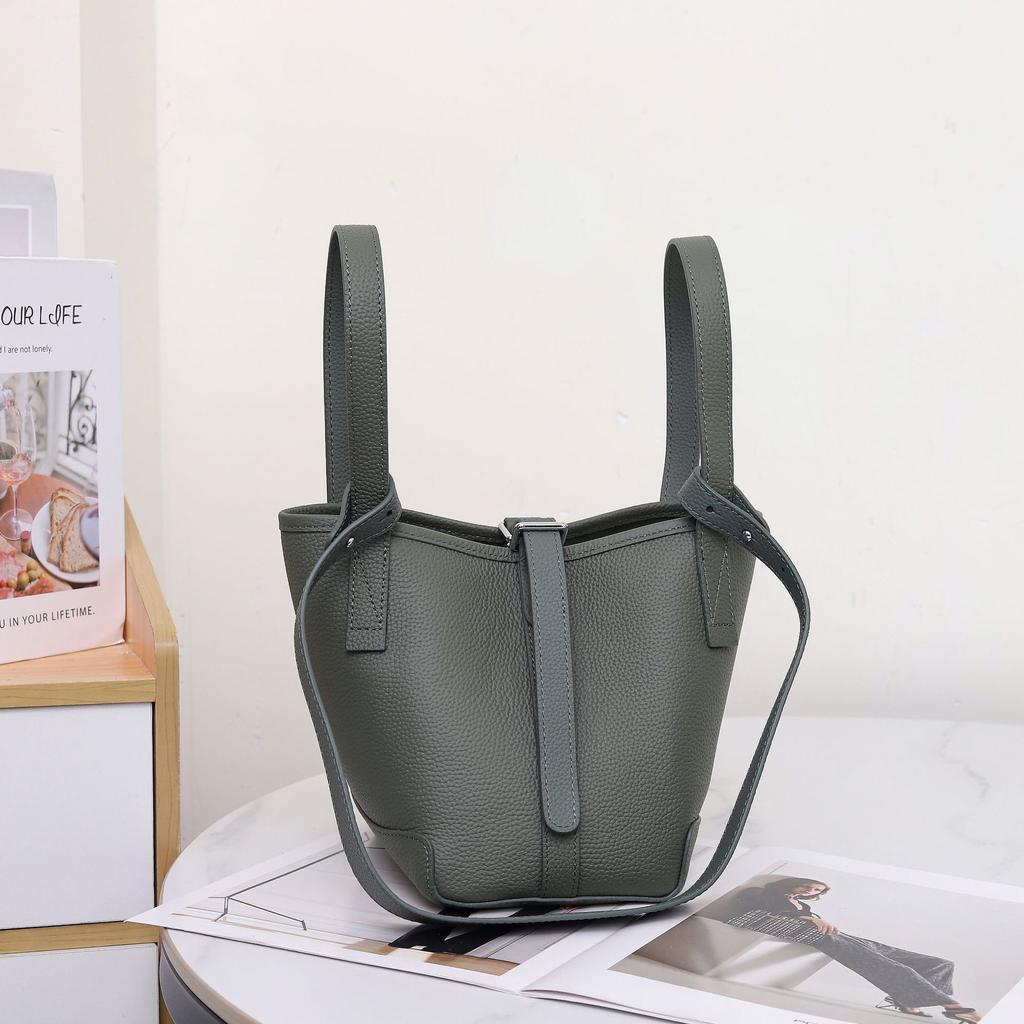 Damenhandtasche aus Rindsleder, Nischen-Crossbody-Mommy-Bag, Modischer und schlichter Gemüsekorb, Muschel-Tasche.