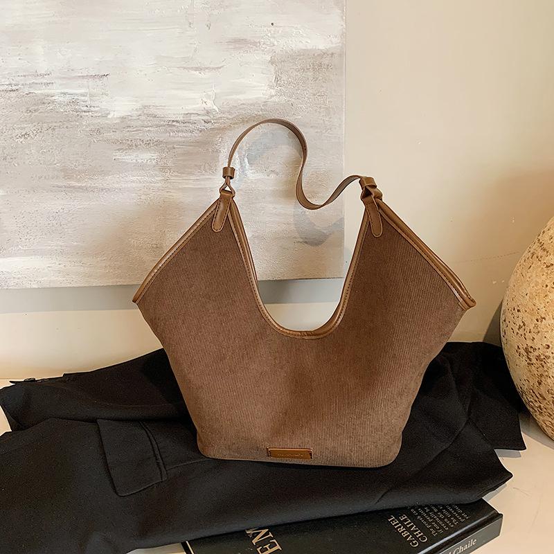 

Осень и зима новая модная универсальная большая сумка на одно плечо с высоким чувством, для поездок на работу, большая вместительная сумка-тоут, сумка-мессенджер