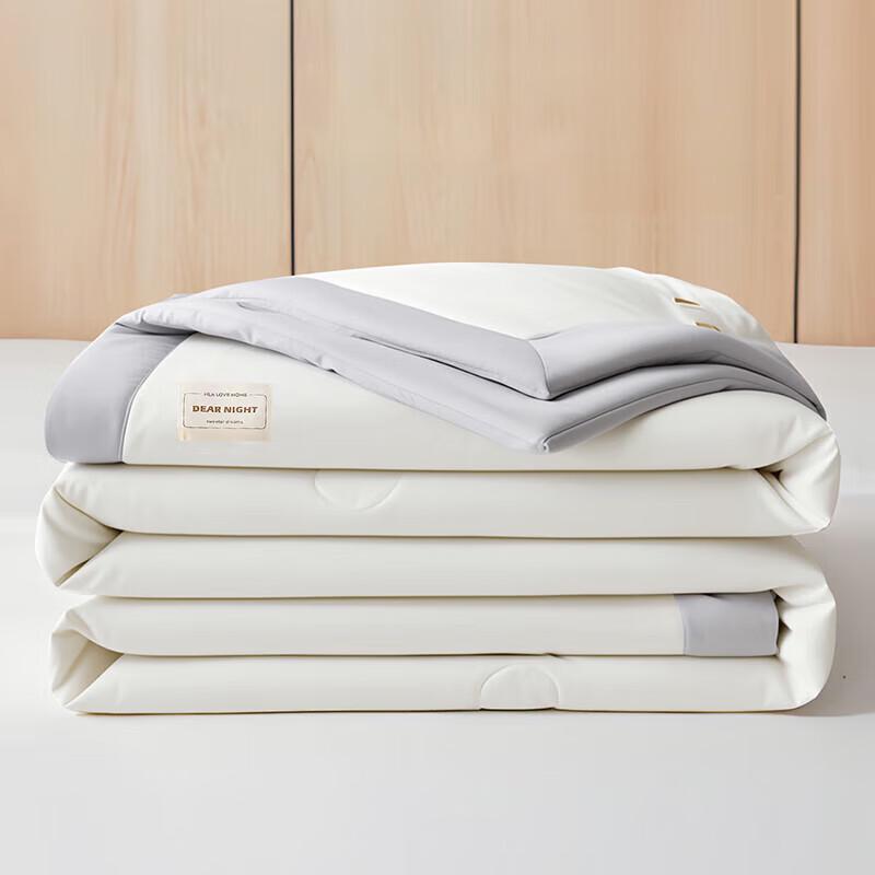 

Lightweight Summer Cooling Quilt