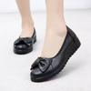 2025 Spring and Autumn Leather Shoes Women's Flat Bottom Shallow Mouth Middle-aged Mother Shoes Soft Sole Non-slip Black Work Shoes Large Size Si
