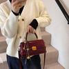 Premium retro small bag women's new versatile trend messenger bag fashion portable small square bag