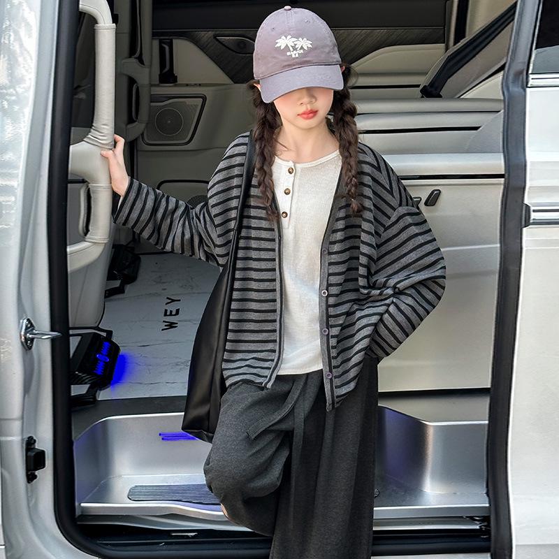 Mädchen 2025 Gestreiftes Cardigan-Set - Herbst/Frühling Koreanischer Stil 3-teiliges Outfit