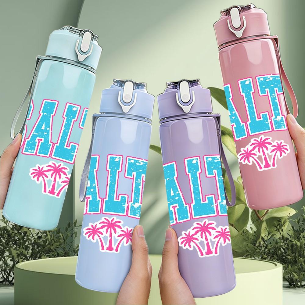1PC SALTY Palm Tree Retro Text Print 750ml Color Plastic Sports Water Bottle Leakproof Flip Straw Lid Suitable for Sports Office Home Use