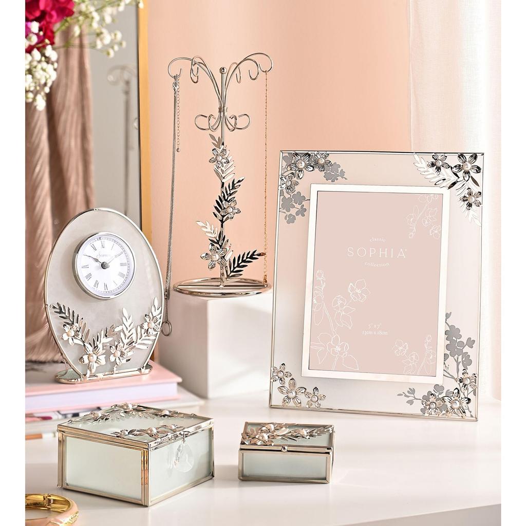 Sophia Classic Silver Daisy Photo Frame 5 x 7