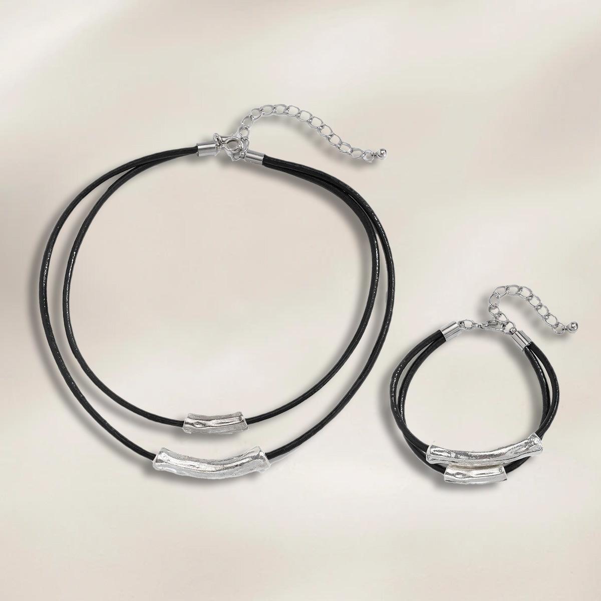 Винтажный рельефный круглый трубчатый набор из двух предметов: ожерелье и браслет. Элегантный и простой.